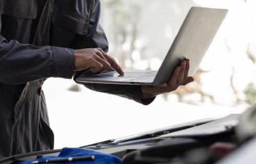 blog-multilingual-training-video-at-scale-resource-700x560